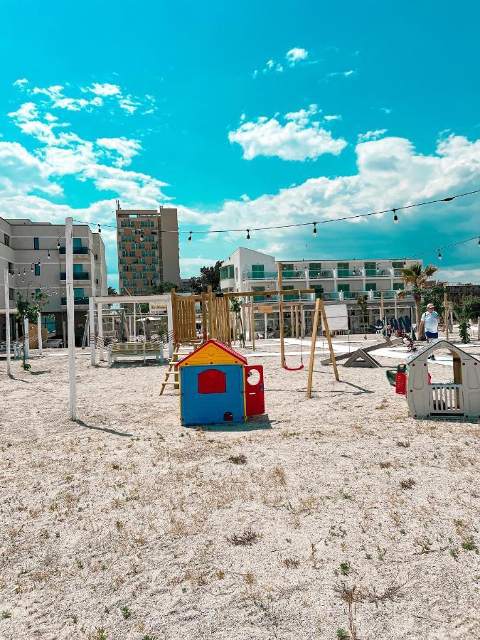 Hotel Victory Mamaia Exterior photo