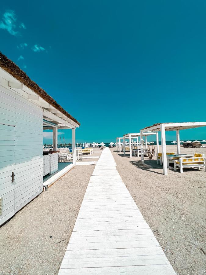 Hotel Victory Mamaia Exterior photo